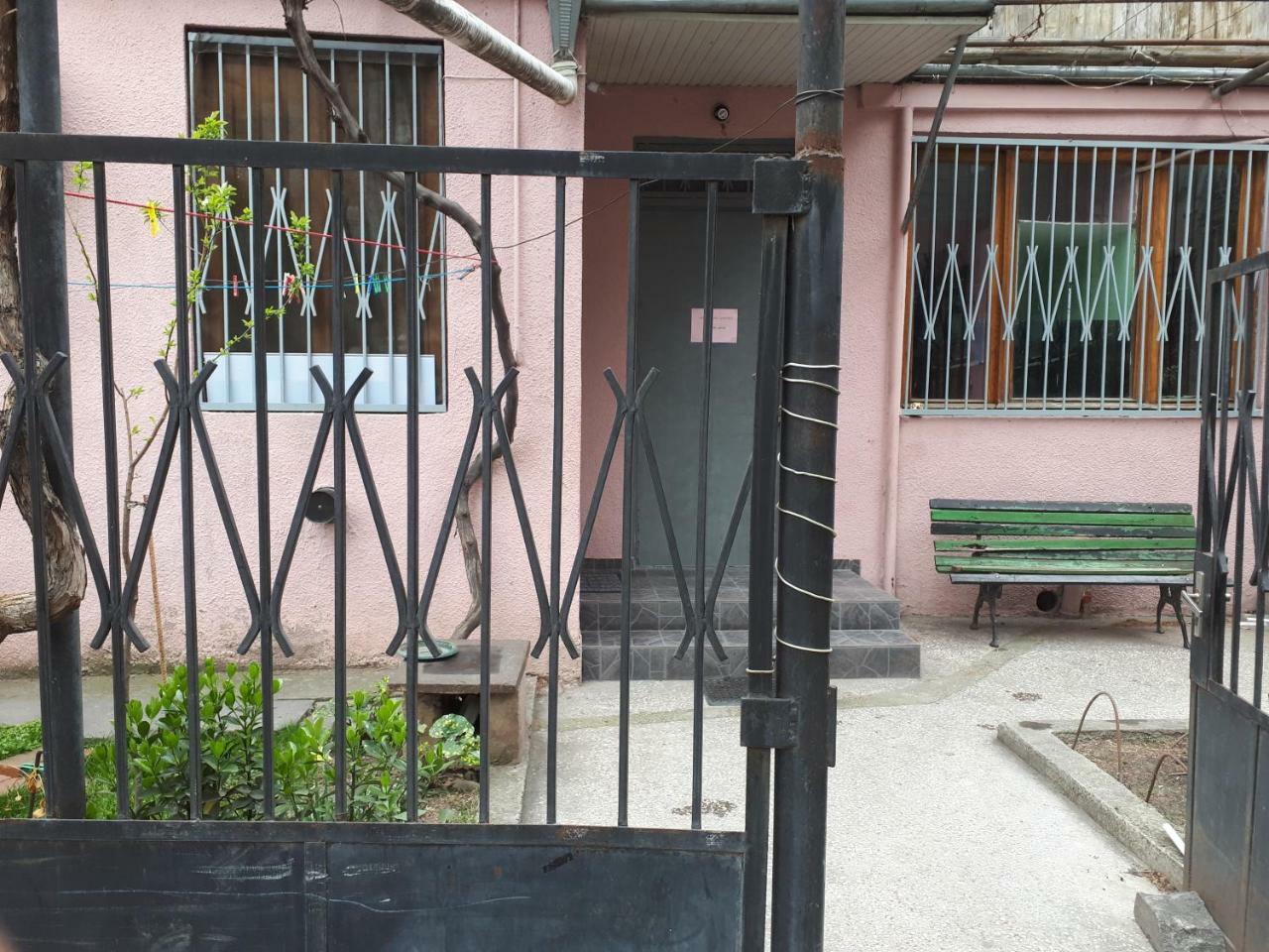 agmashenebeli95 Aparthotel Tbilisi Bagian luar foto