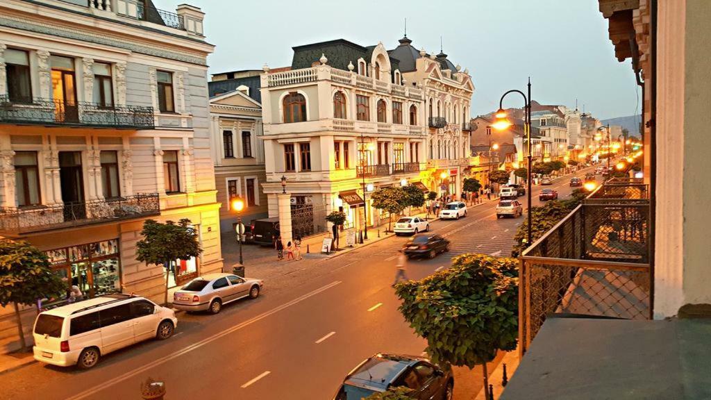 agmashenebeli95 Aparthotel Tbilisi Bagian luar foto