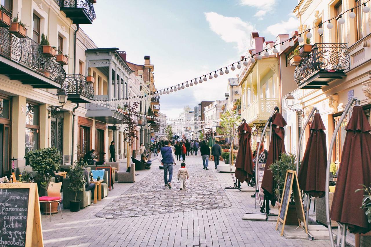 agmashenebeli95 Aparthotel Tbilisi Bagian luar foto